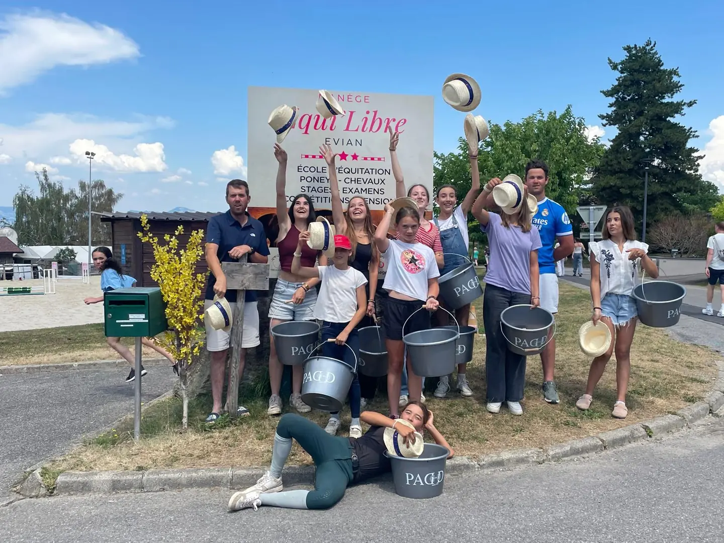 L'équipe du club en séjour aux Championnats de France à Lamotte-Beuvron
